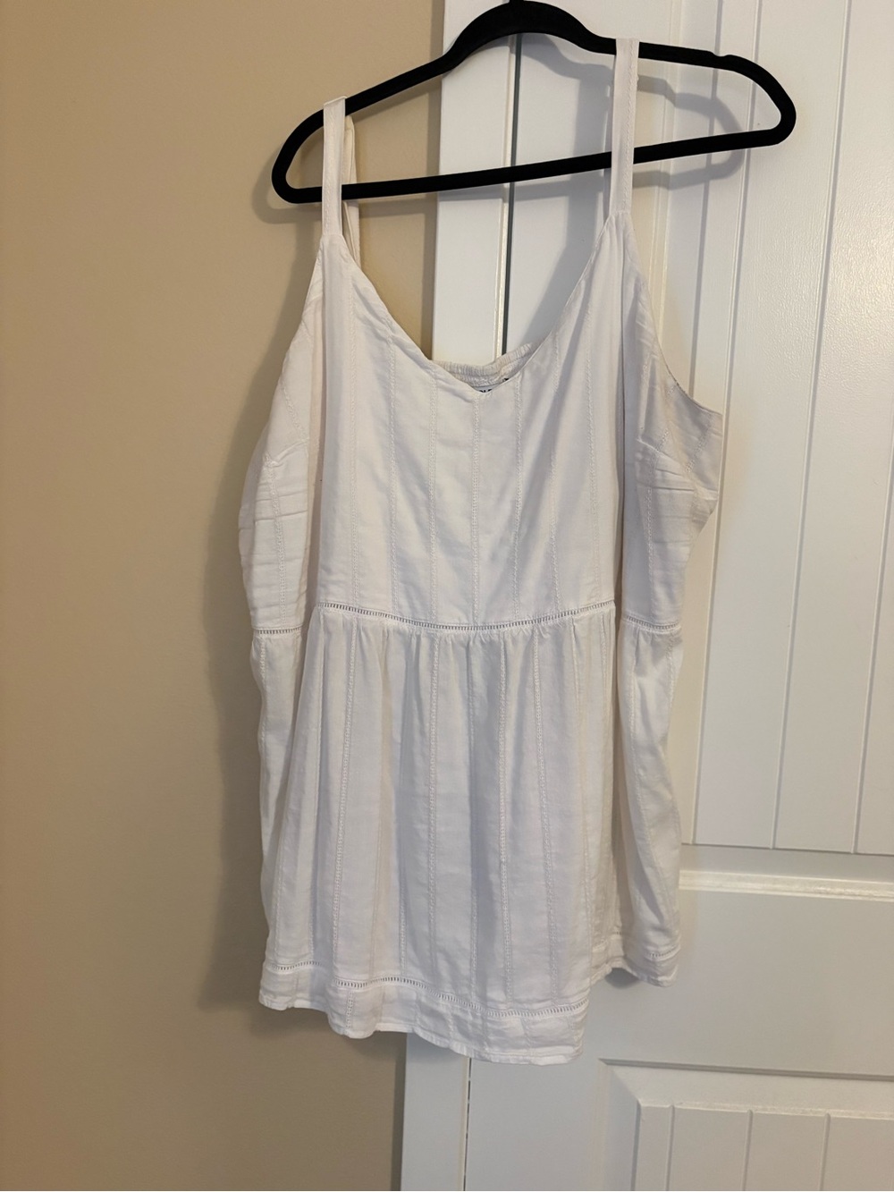 Old Navy White Spaced-Stitch Peplum Camisole
